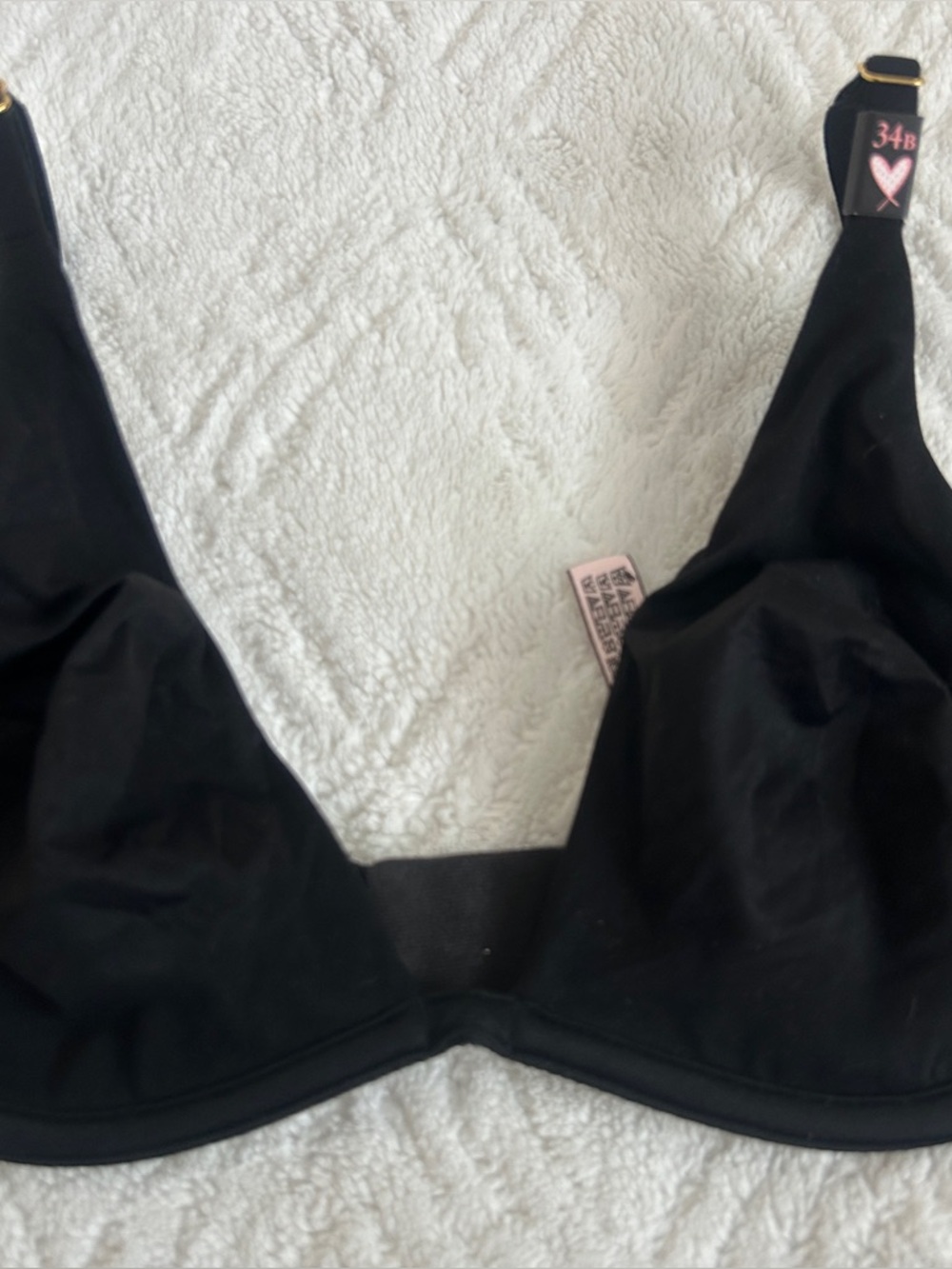 Victorias Secret. Incredible black unlined plunge bra - Picture 2 of 7